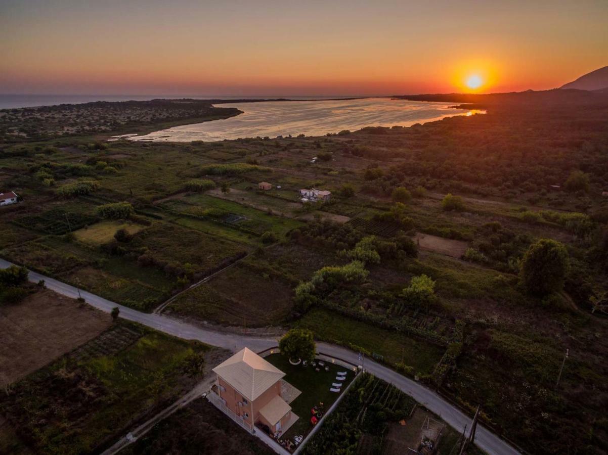 Villa Nissos Línia エクステリア 写真