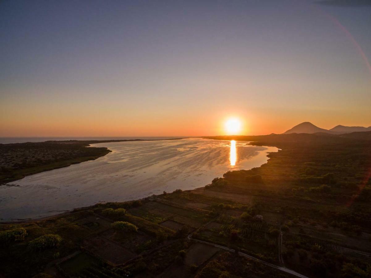 Villa Nissos Línia エクステリア 写真